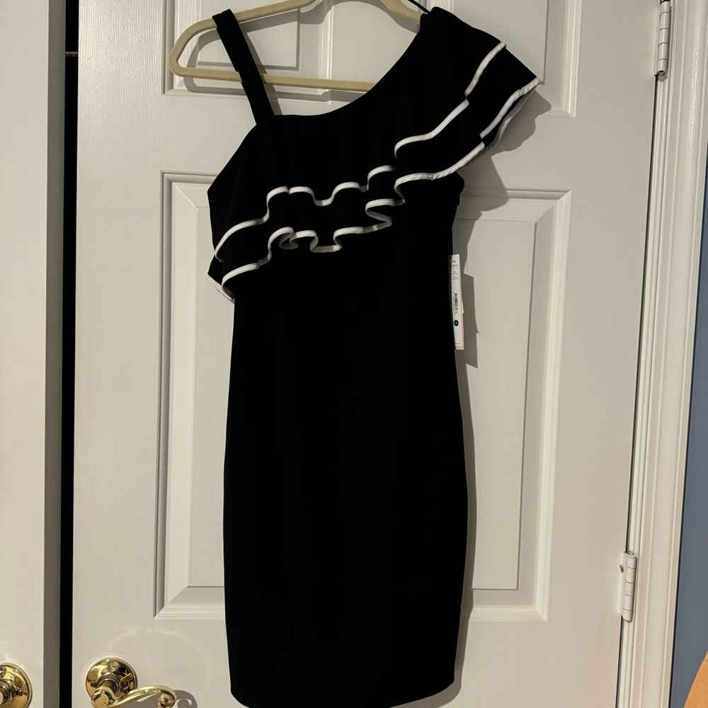 NWT Black Aqua (Bloomingdales) cocktail dress size M